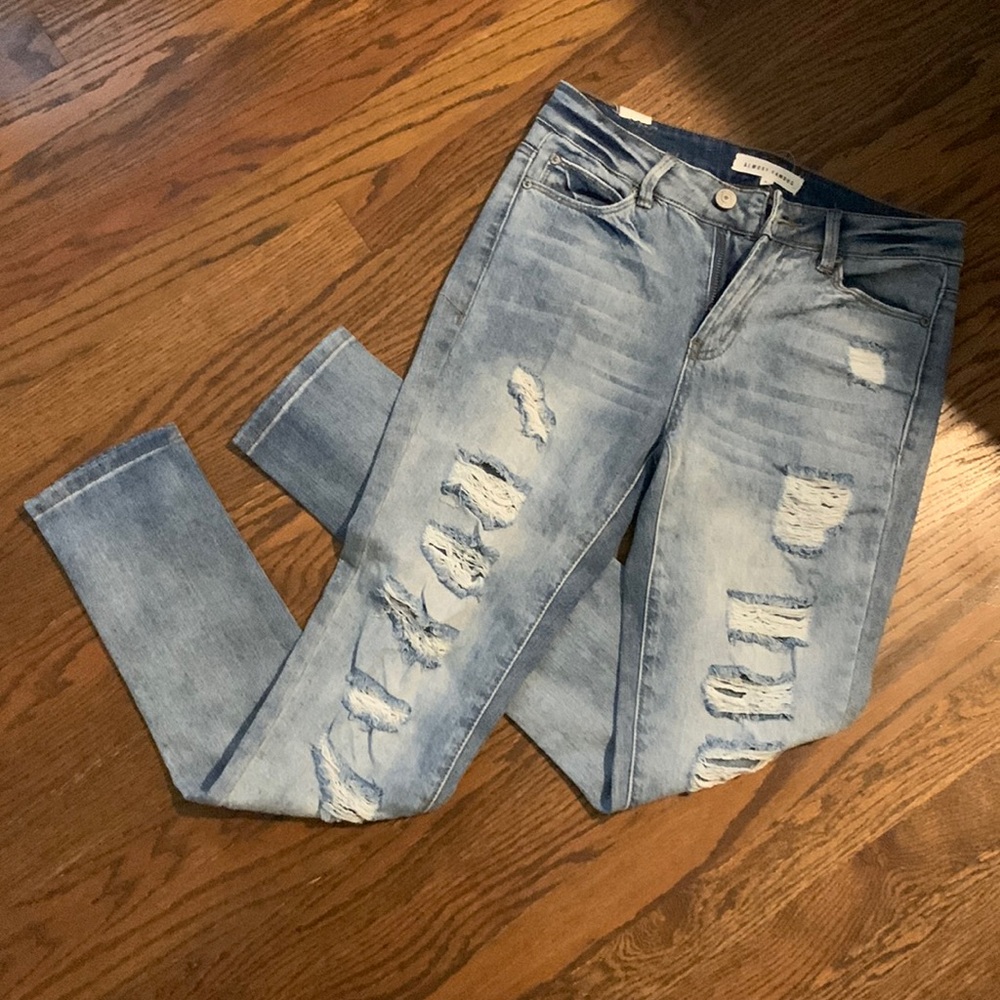 Almost famous size 5 distressed skinny… bundle and save $$$